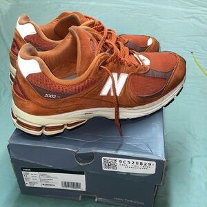 New Balance 2002r